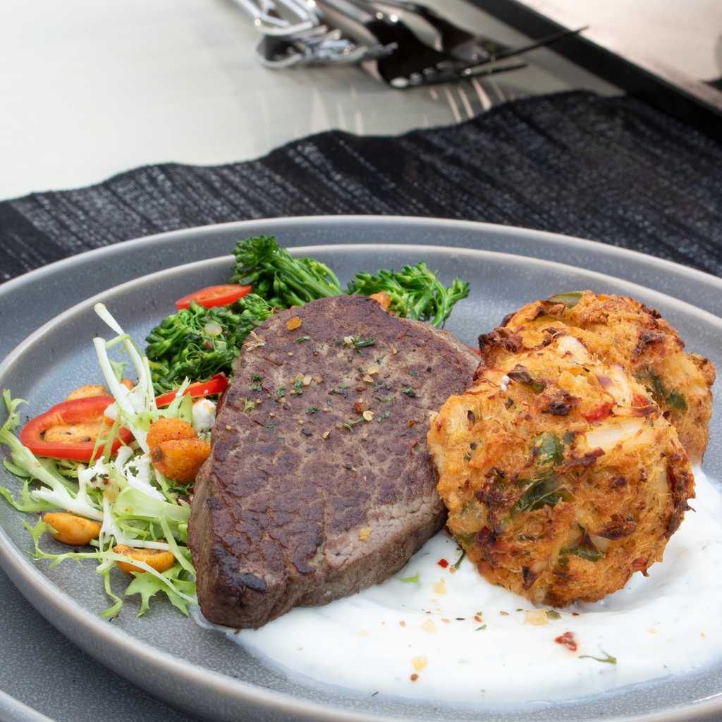 Plated Tubby's Famous Crab Cakes